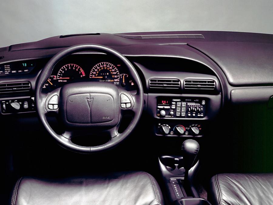 Торпедо Pontiac Grand Prix SE Coupe 1994 года  (фото 3 из 3)